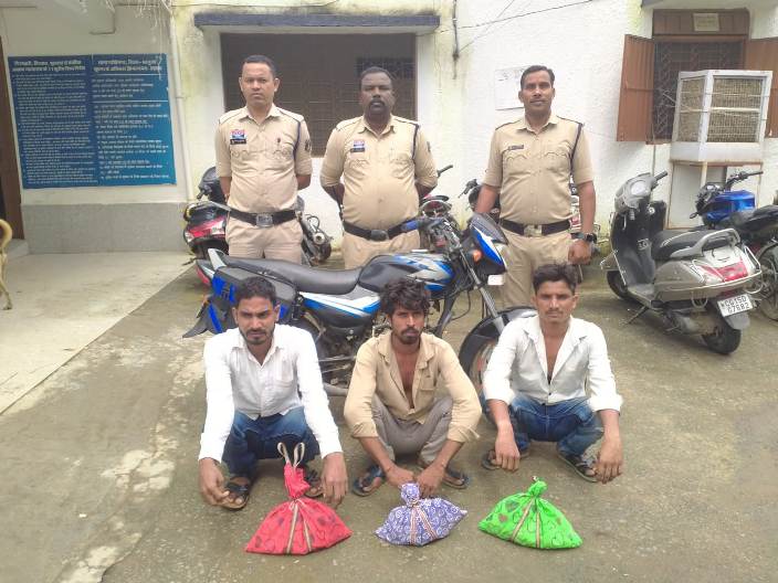 पुलिस की बड़ी कार्रवाई: ₹1.20 लाख के 120 नशीले इंजेक्शन के साथ तीन आरोपी गिरफ्तार