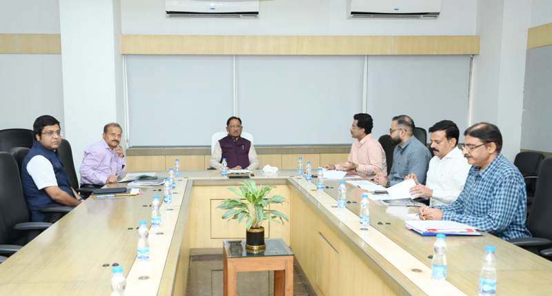 जनभागीदारी से करें आदिवासी बाहुल्य ग्रामों का समग्र विकास: मुख्यमंत्री ने आदि कर्मयोगी अभियान की समीक्षा बैठक में दिए निर्देश