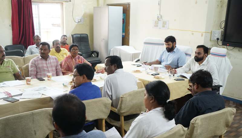 जशपुर कलेक्टर रोहित व्यास की अध्यक्षता में हुई बैठक में स्वास्थ्य सेवाओं को लेकर बड़े फैसले, समिति कर्मियों के हक में ऐतिहासिक निर्णय