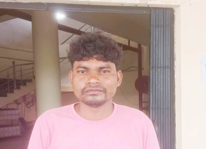 जशपुर में रिश्तों का खून: बेटे ने टांगी से मां की गर्दन काट दी, मामा के घर में हुआ खौफनाक कत्ल, पुलिस ने चंद घंटों में दबोचा