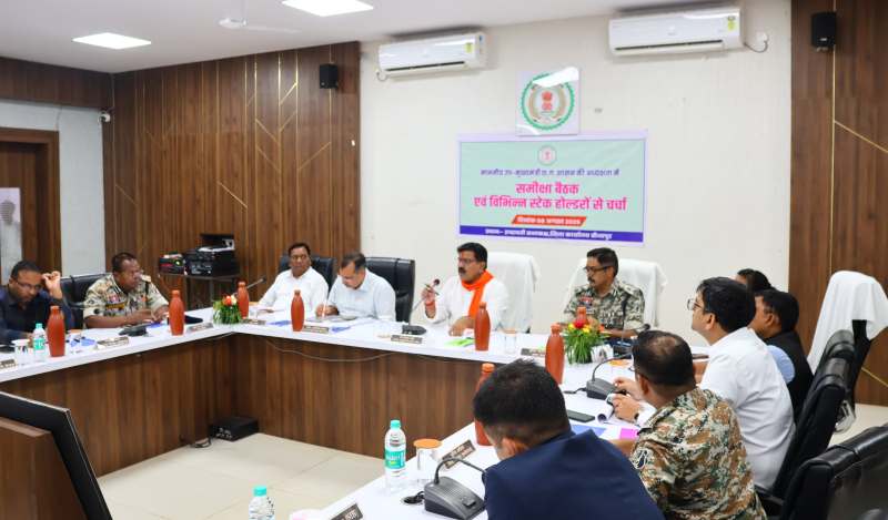 बीजापुर में उपमुख्यमंत्री का निर्देश : वन उत्पादों के विपणन से होगा ग्रामीणों का आर्थिक सशक्तिकरण, लघु वनोपज से ग्रामीण आजीविका बढ़ाने पर जोर, उपमुख्यमंत्री विजय शर्मा ने बनाई कार्ययोजना.