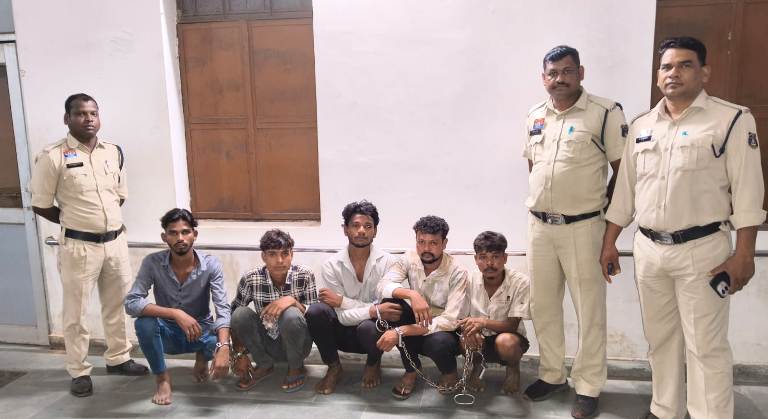 पुराना बस स्टैंड और मोहल्लों में उपद्रव, पुलिस ने एक ही दिन में पांच युवकों को भेजा जेल