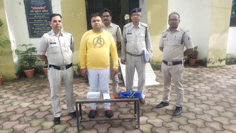 जशपुर में हड़कंप! 240 नशीली कैप्सूल के साथ झारखंड का सूरज वर्मा धराया, ऑपरेशन आघात का सबसे बड़ा खुलासा