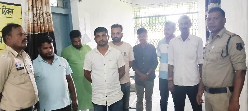 उदयपुर थाना पुलिस ने धर दबोचे 07 जुआरी, नकद रकम और ताश की गड्डी सहित सामान जब्त