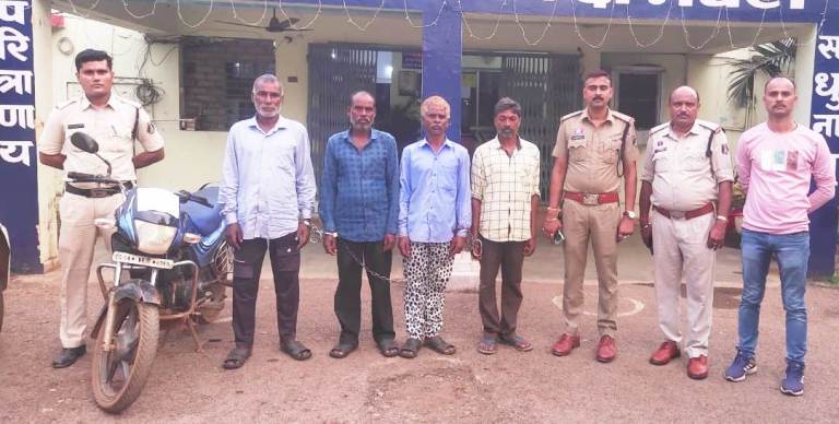 खेत में करंट बिछाकर मौत का जाल, गैर इरादतन हत्या के मामले में 4 आरोपी गिरफ्तार