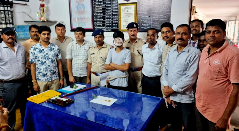 अहमदाबाद एक्सप्रेस में हाई प्रोफाइल चोरी का पर्दाफाश! RPF ने पकड़ा 27.50 लाख का सोना, आरोपी गिरफ्तार