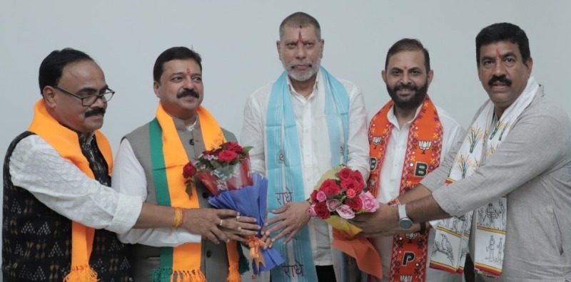 यशवंत जैन, अखिलेश सोनी, नवीन मार्कण्डेय समेत नवनियुक्त पदाधिकारियों ने किया पदभार ग्रहण, भाजपा कार्यालय में कार्यकर्ताओं का उत्साह