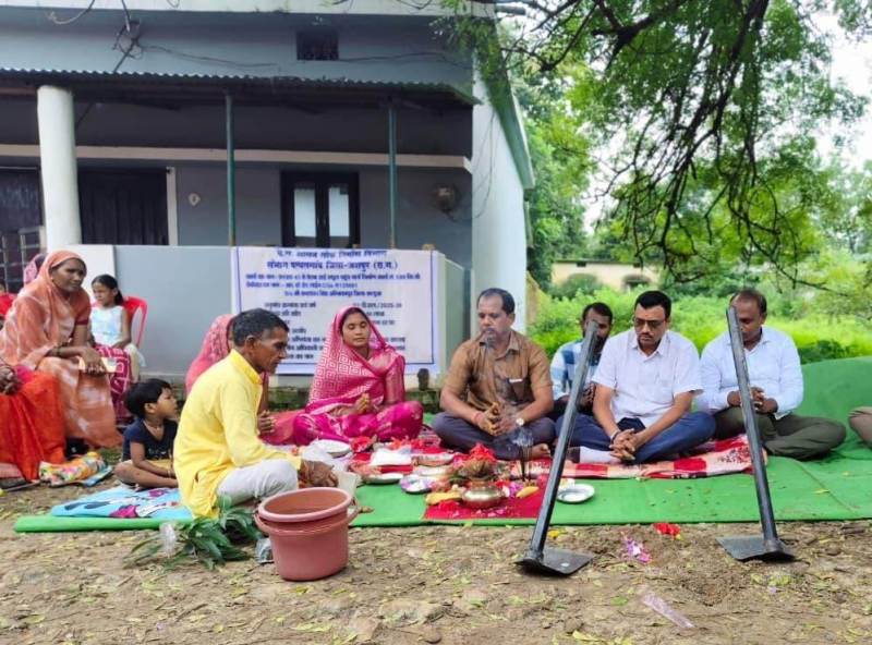 जिला पंचायत अध्यक्ष सालिक साय ने एनएच-43 से चेटबा हाईस्कूल पहुंच मार्ग के निर्माण कार्य का किया भूमिपूजन