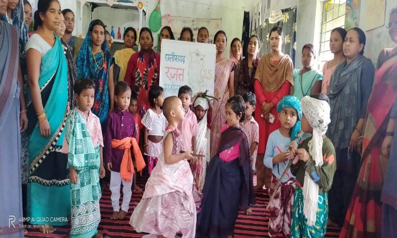 राज्य स्थापना के 25 वर्ष पूर्ण होने पर जशपुर में सजी बाल प्रतिभाओं की महफिल, कलिया-बरडांड-फरसाबहार आंगनबाड़ी केंद्रों में बच्चों ने रंगारंग प्रस्तुतियों से लूटी वाहवाही