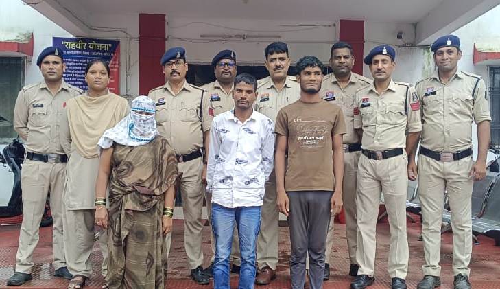 शराब में जहर मिलाकर की हत्या, पेट्रोल डालकर जलाया शव: जांजगीर-चांपा पुलिस ने 4 साल बाद सुलझाई गुत्थी, 1 महिला सहित 3 आरोपी को किया गिरफ्तार