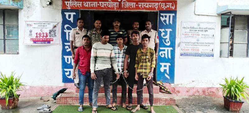 पुलिस की बड़ी सफलता : रेल संपत्ति चोरी कांड का पर्दाफाश, कॉपर वायर और मोटरसाइकिल समेत लाखों का सामान जब्त, रेल्वे लाइन से कॉपर वायर चोरी करने वाले गिरोह के 5 आरोपी गिरफ्तार.