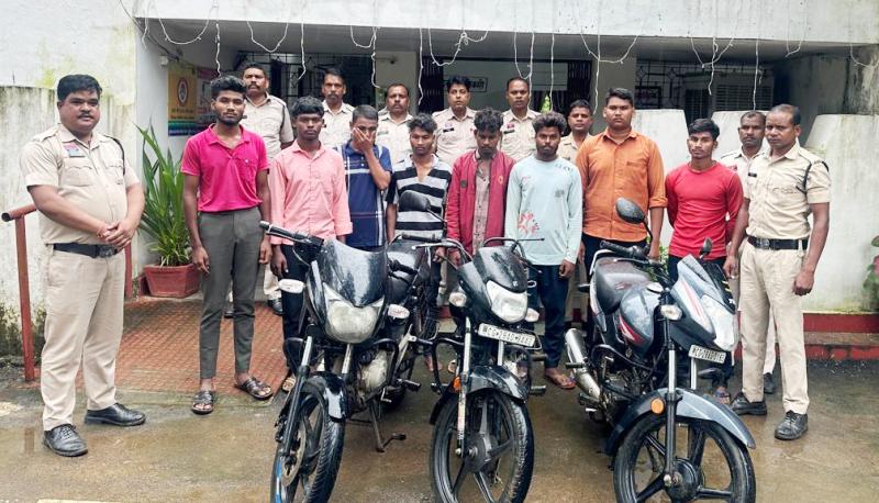 डीजे विवाद से उपजा खूनी संघर्ष : गांव में बलवा, 3 नाबालिग सहित 11 आरोपी पुलिस के शिकंजे में