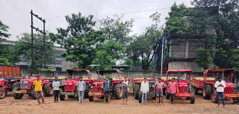 अवैध रेत परिवहन पर बड़ी कार्रवाई : सुबह-सुबह रायगढ़ में मचा हड़कंप, अवैध रेत माफियाओं पर कसा शिकंजा, रायगढ़ में पूंजीपथरा पुलिस ने 9 ट्रैक्टर किए जब्त, की गई कार्रवाई.