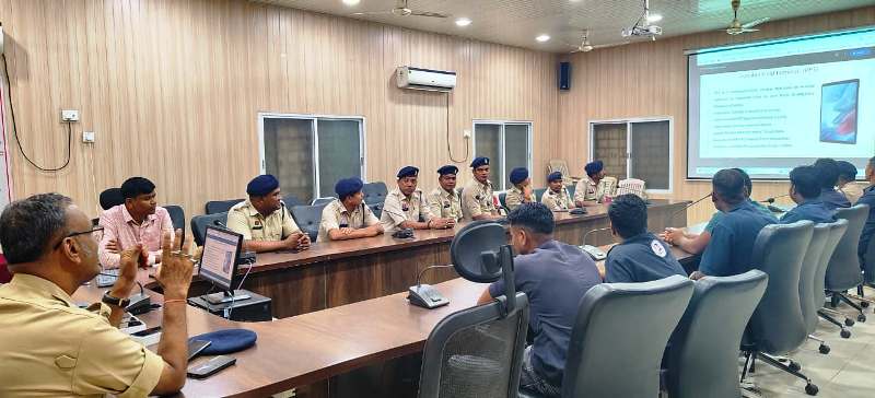 दो दिवसीय कार्यशाला संपन्न : रायगढ़ पुलिस को मिले 16 ERV और पोर्टेबल फील्ड टर्मिनल, रायगढ़ में डायल 112 सेवा और होगी सशक्त.