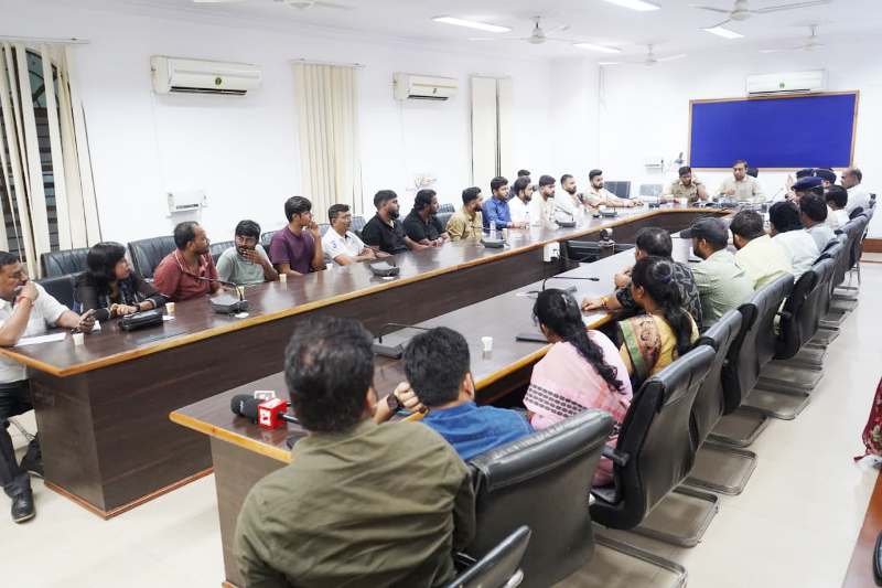 गणेशोत्सव 2025: जशपुर प्रशासन का बड़ा ऐलान, पंडाल से लेकर विसर्जन तक रहेगी सख्त निगरानी – आयोजकों को मिले खास निर्देश