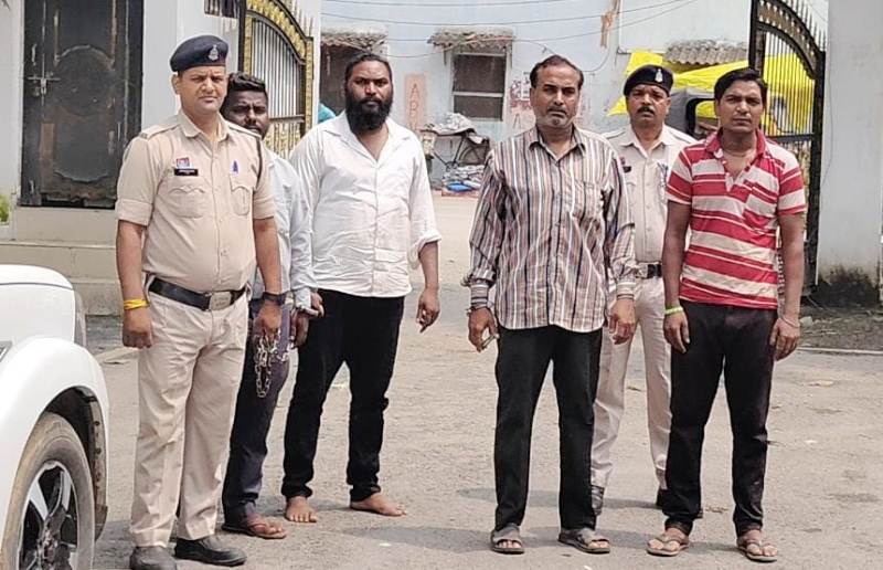 भूपदेवपुर पुलिस ने विसा पावर प्लांट से चार टन लोहा चोरी का किया भंडाफोड़ : हाईड्रा व माजदा वाहन जप्त, पांच आरोपी को गिरफ्तार कर न्यायिक रिमांड पर भेजा गया जेल.