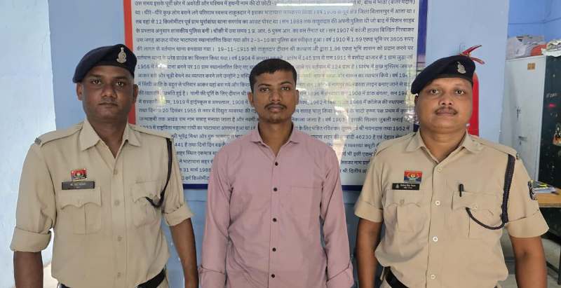 अवैध संबंधों से तंग पति बना दरिंदा – 32 वर्षीय पत्नी की गला रेतकर हत्या, शव नदी में फेंका; पुलिस ने 21 वर्षीय आरोपी पति को दबोचा