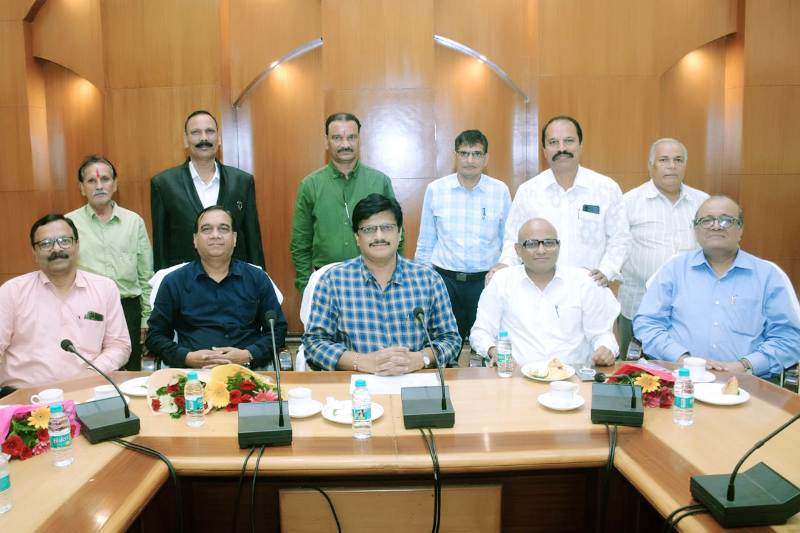 छत्तीसगढ़ पॉवर कंपनी में सेवा निवृत्ति पर सम्मान : विद्युत सेवा भवन रायपुर में आयोजित हुआ विदाई समारोह, सेवानिवृत्त छः कर्मियों की निष्ठा और समर्पण की हुई प्रशंसा, दी गई भावभीनी विदाई.