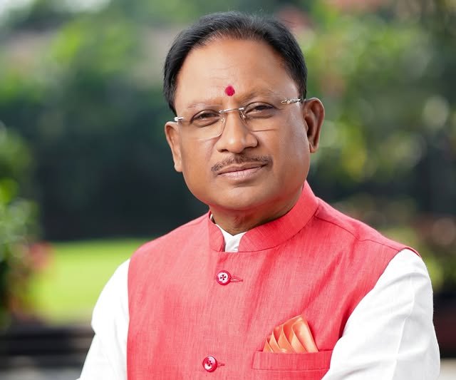 66 लाख के इनामी 51 नक्सली हुए आत्मसमर्पण — मुख्यमंत्री विष्णु देव साय बोले, “संवाद और संवेदना से मिटेगा भय का अंधकार”