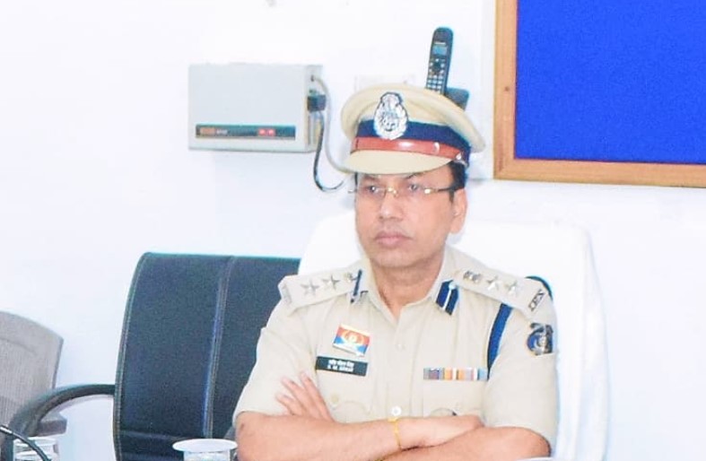 ब्रेकिंग न्यूज़ जशपुर : पशुपालकों को SSP शशिमोहन सिंह की सख्त चेतावनी, 1 सप्ताह में करें व्यवस्था, वरना होगी कड़ी कार्रवाई