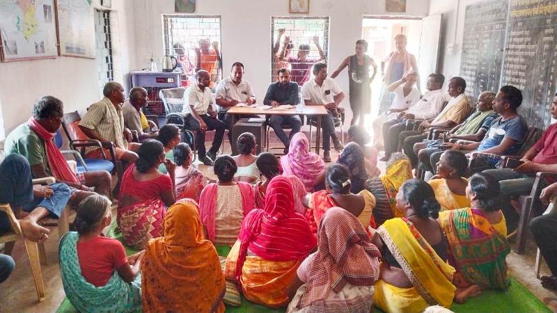 जशपुर: प्रधानमंत्री आवास योजना ग्रामीण की प्रगति तेज करने हेतु ग्राम पंचायतों में शुरू हुई प्रगति सभा, हितग्राहियों की समस्याओं का होगा समाधान