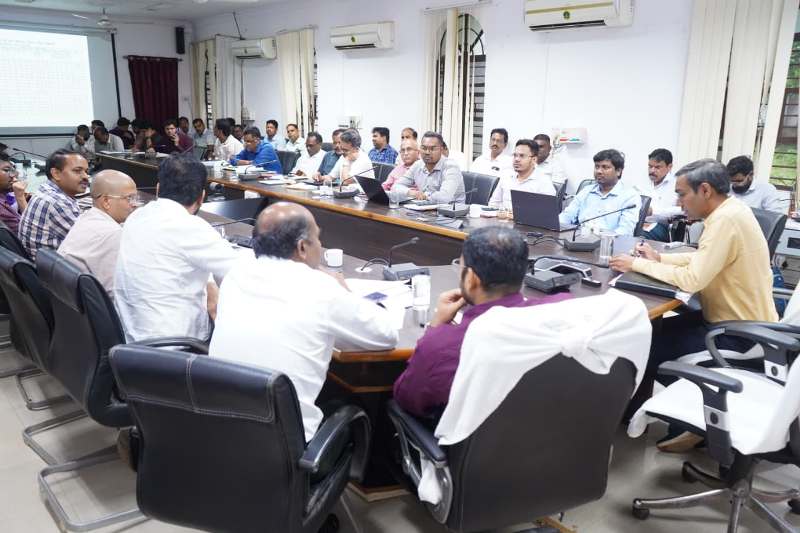 सरकारी दफ्तरों पर कसने लगा शिकंजा : जशपुर में लंबित प्रकरणों और ई-केवाईसी पर अधिकारियों को मिली सख्त चेतावनी