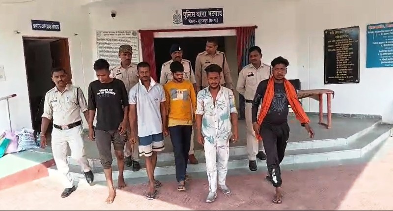 भटगांव पुलिस की बड़ी सफलता : सूरजपुर पुलिस ने किया एसईसीएल (SECL) वर्कशॉप चोरी कांड का सनसनीखेज खुलासा, चोरों ने काटा वर्कशॉप की बाउंड्री, लूटी लोहे की मशीनरी, पाँच आरोपी गिरफ्तार.