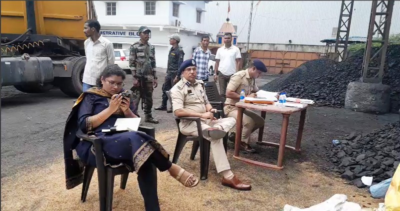 जशपुर पुलिस की बड़ी कार्रवाई : जशपुर में 25 एनडीपीएस प्रकरणों के जप्त नशीले पदार्थों का नष्टीकरण, 650 किलो अवैध गांजा, कफ सिरफ व नशीली कैप्सूल सहित लाखों की सामग्री को सूरजपुर की भट्टी में किया गया नष्ट.