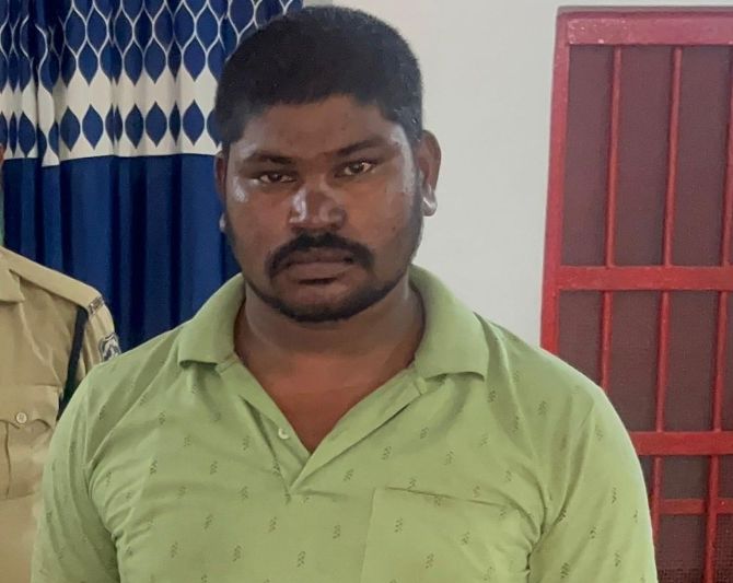 Crime News: पानी भरने पर सौतेली माँ पर ताबड़तोड़ चाकू हमला, पुलिस की त्वरित कार्रवाई में आरोपी गिरफ्तार