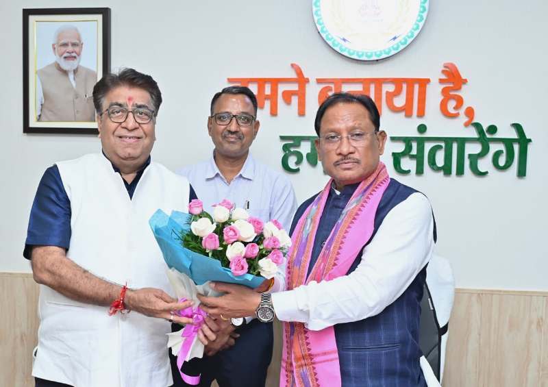 मुख्यमंत्री से ट्रिपल आई टी नया रायपुर के निदेशक प्रोफेसर ओमप्रकाश व्यास ने की सौजन्य मुलाकात, गोंडी अनुवादक ऐप ‘आदि वाणी’ परियोजना की सफलता पर दी बधाई