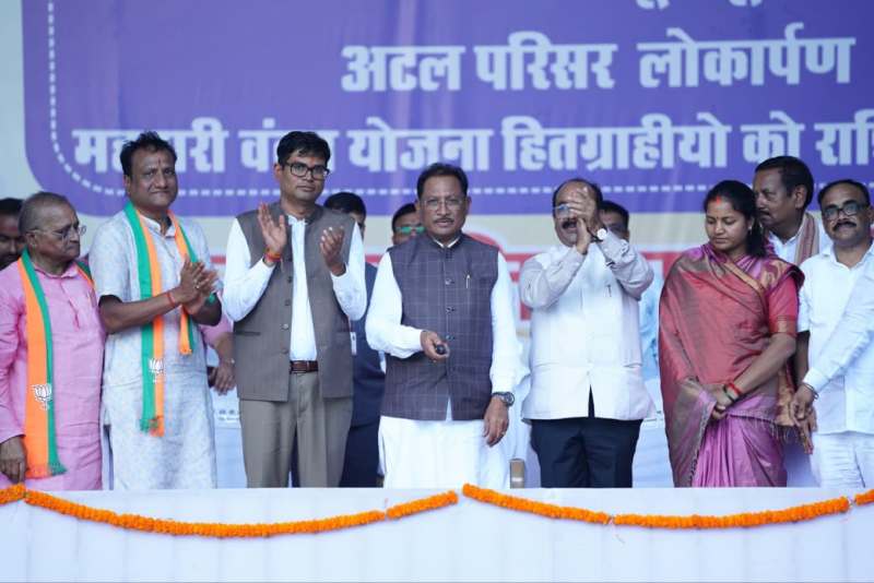 महतारी वंदन योजना की 19वीं किस्त : 69 लाख महिलाओं को मिला 647 करोड़ का लाभ, अब तक 12,376 करोड़ से अधिक की राशि अंतरित, “माताओं-बहनों के सम्मान से ही राज्य की समृद्धि संभव”— मुख्यमंत्री साय ने दिया बड़ा संदेश, महतारी वंदन योजना से नई उम्मीद