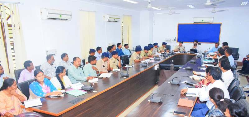 जशपुर में सड़क सुरक्षा पर बड़ा एक्शन: कलेक्टर रोहित व्यास ने दिए आदेश, हेलमेट नियम तोड़ने पर लाइसेंस हो सकता है रद्द