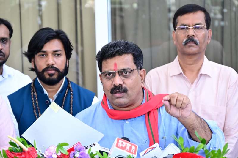 रायपुर में विजय शर्मा का बड़ा खुलासा: एक मकान में 350 मतदाता नाम, दो-दो EPIC नंबर वाले वोटर – कांग्रेस जिम्मेदार