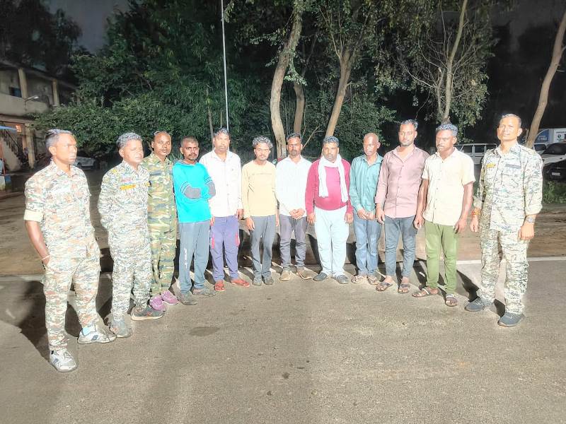 रातभर चला पुलिस का ऑपरेशन, जुआ खेलते 15 जुआड़ी धराए, ₹17,620 कैश जब्त