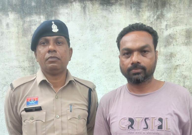 व्हाट्सएप सट्टा किंग सलाखों के पीछे: पुलिस ने पकड़ा फरार आरोपी, लाखों की सट्टा-बाजी और 95 हजार नगद बरामद