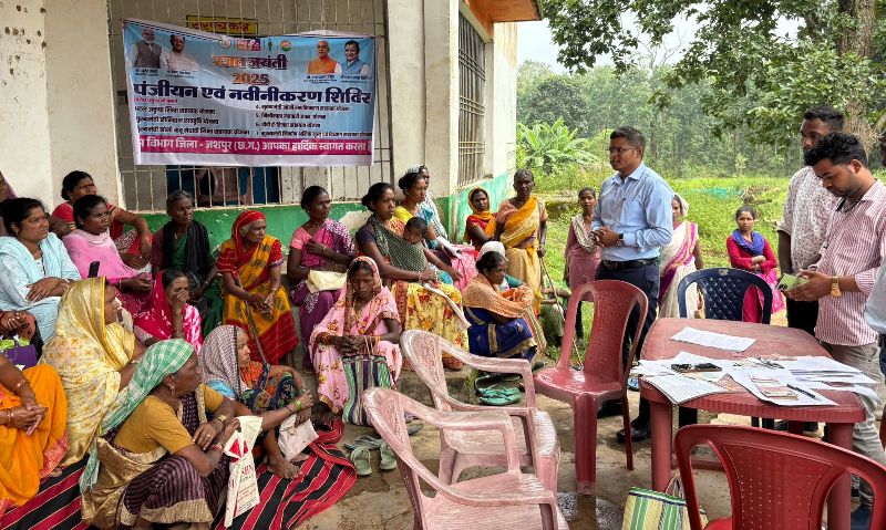 जशपुर में श्रम विभाग का शिविर: दो ग्राम पंचायतों में 63 से अधिक श्रमिकों का हुआ पंजीयन और नवीनीकरण