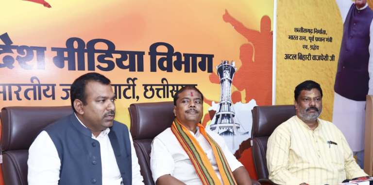 राहुल गांधी और सचिन पायलट पर भाजपा मंत्री केदार कश्यप का हमला, बोले – ‘कांग्रेस का भ्रम फैलाओ मोर्चा जनता को गुमराह कर रहा है’