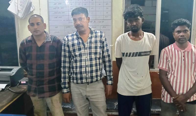 पुलिस की बड़ी कार्रवाई : जुआ एक्ट के तहत चार आरोपी गिरफ्तार, अंबिकापुर पुलिस ने की 61 हजार की नकदी जब्त, कोरिमा जंगल में जुआ खेलते चार आरोपी रंगे हाथों गिरफ्तार, की गई वैधानिक कार्यवाही.