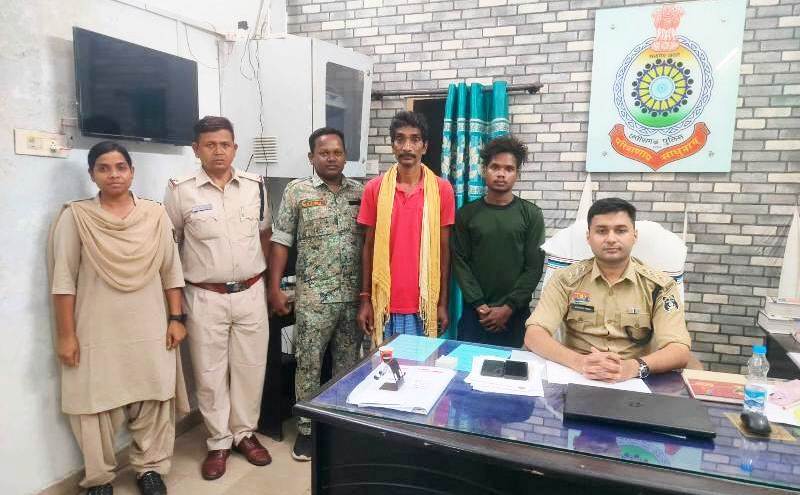 बरपाली हत्या कांड का खुलासा : पारिवारिक विवाद बना जानलेवा, ससुर ने युवक और नाबालिग के साथ मिलकर रंजिश में टांगी और डंडे से की दामाद की निर्मम हत्या, पुलिस ने 24 घंटे में सुलझाया केस, ससुर सहित तीन गिरफ्तार… पढ़ें पूरी ख़बर !