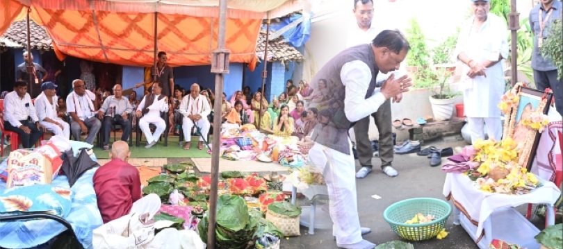 मुख्यमंत्री विष्णुदेव साय ने स्व. शशिकला साय को दी भावभीनी श्रद्धांजलि, शोकाकुल परिवार से की मुलाकात