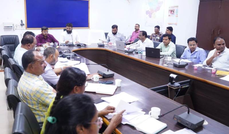 हर प्रसव होगा सुरक्षित! जशपुर में कलेक्टर रोहित व्यास ने दिए संस्थागत प्रसव को प्रोत्साहित करने के निर्देश, स्वास्थ्य सेवाओं में आएगी तेजी