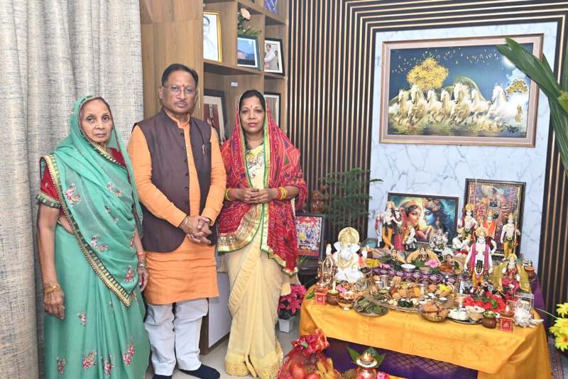 दीपावली के बाद गोवर्धन पर्व पर मुख्यमंत्री साय ने की अन्नकूट पूजा, कहा—“गायों का संरक्षण हमारी संस्कृति की पहचान”