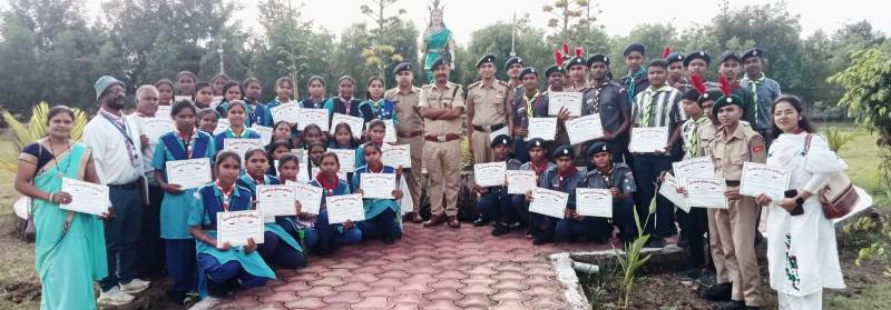 पुलिस-जन सहयोग की मिसाल! नवरात्रि में व्यवस्था संभालने वाले 61 युवा वॉलंटियर्स को एसपी ने प्रशस्ति पत्र देकर सम्मानित किया