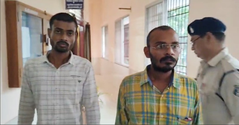 नशे के सौदागरों की कार से ट्रैफिक आरक्षक पर जानलेवा हमला : दुर्ग पुलिस ने चंद घंटों में दबोचे आरोपी, स्वीफ्ट कार से नशीले कफ सीरप की तस्करी करते दो गिरफ्तार, भेजा गया न्यायिक अभिरक्षा में.