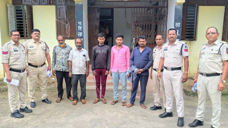 छत्तीसगढ़ की राजधानी में ईंधन माफिया बेनकाब! विधानसभा थाना पुलिस की बड़ी कार्रवाई, लाखों की कीमत का डीजल-पेट्रोल जप्त, संचालक फरार