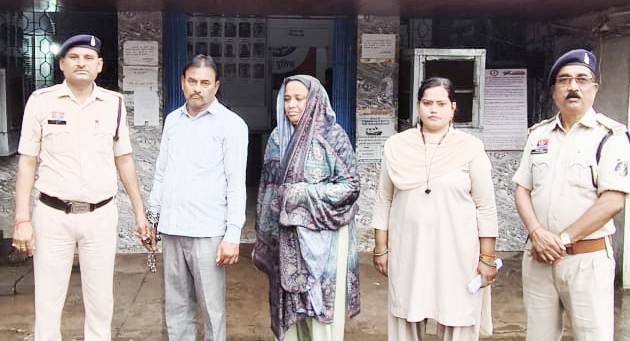 विवाहित महिला को आत्महत्या के लिए उकसाने वाले ससुर-सास गिरफ्तार, दहेज और लोन विवाद बना मौत की वजह