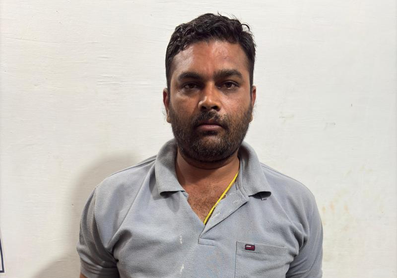 दुर्गा विसर्जन के दौरान चाकू लहराने वाला आरोपी गिरफ्तार –पुलिस की त्वरित कार्रवाई