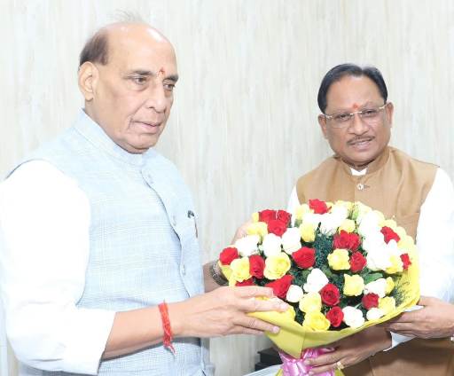 नौसेना के नए पोतों का नामकरण होगा छत्तीसगढ़ की नदियों पर : मुख्यमंत्री विष्णुदेव साय ने रक्षा मंत्री से बैठक में छत्तीसगढ़ में रक्षा क्षेत्र और सेना भर्ती रैलियों को लेकर चर्चा की