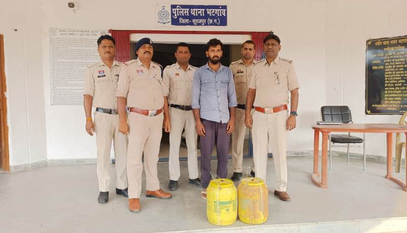 पुलिस की बड़ी कार्रवाई, घर के आंगन में जमीन के नीचे छिपाकर रखा 4 किलो 180 ग्राम गांजा बरामद, एनडीपीएस एक्ट में आरोपी गिरफ्तार