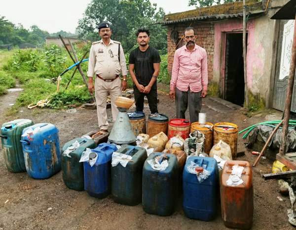 पुलिस की बड़ी कार्रवाई : कोतवाली पुलिस और साइबर सेल की संयुक्त दबिश, लाखा में अवैध डीजल भंडारण का खुलासा, यादव ढाबा से 2590 लीटर अवैध डीजल जब्त, दो आरोपी गिरफ्तार.